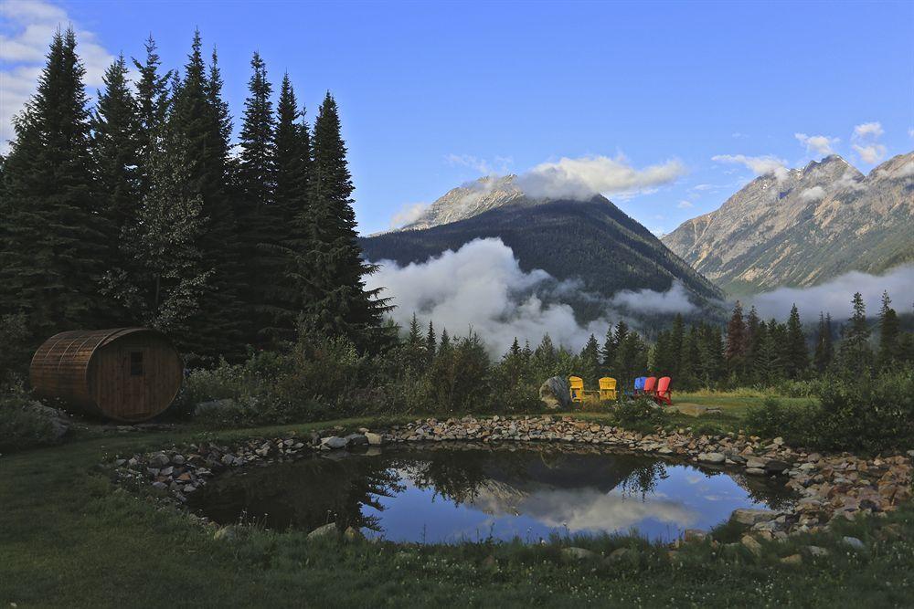 Heather Mountain Lodge Golden Bagian luar foto