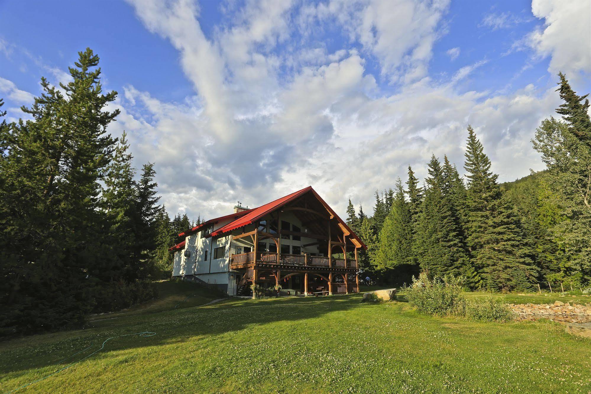 Heather Mountain Lodge Golden Bagian luar foto